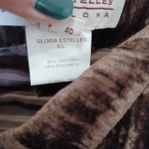 Spanish Designer Brown Velvet ruffled skirt - Picture 3 of 7